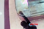 [Video] Cướp tiệm vàng nhanh như chớp ở TP Hà Tĩnh