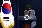 Các đảng đối lập kêu gọi bà Park Geun-hye chấp nhận bị phế truất