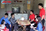 Trao 50 suất quà cho học sinh nghèo học giỏi huyện Can Lộc
