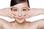 4 vị trí giảm nếp nhăn, chống lão hóa trên gương mặt bạn gái nên massage hàng ngày