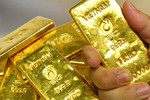 Giá vàng trong nước giảm theo giá USD tự do