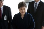 Park Geun-hye có thể đối mặt án tù 45 năm