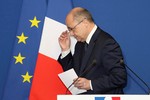 Bộ trưởng Nội vụ Pháp từ chức vì bê bối tuyển dụng con gái