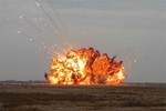 Nga tung siêu bom sức mạnh kinh hoàng, đáng sợ hơn cả "bom mẹ" của Mỹ