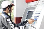 ATM "nhả" thiếu tiền, khách hàng cần làm gì?