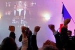 Những hình ảnh ấn tượng sau vòng 1 bầu Tổng thống Pháp