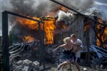 Bộ ảnh về xung đột ở miền Đông Ukraine đoạt giải Ảnh báo chí thế giới 2017