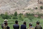 Tận thấy khu vực hứng “bom mẹ” của Mỹ tại Afghanistan