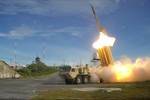 Hệ thống phòng thủ tên lửa THAAD tới vị trí triển khai ở Hàn Quốc