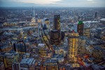 Cao ốc dày đặc ở thủ đô London nhìn từ trên cao