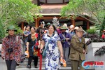 Hàng nghìn du khách hướng về Ngã ba Đồng Lộc trong ngày nghỉ lễ
