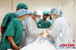 Bác sỹ Pháp - Việt phẫu thuật cho sản phụ có 2 tử cung hiếm gặp