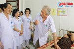 Chuyên gia cơ xương khớp người Pháp điều trị cho bệnh nhân Hà Tĩnh