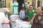 Trao tặng 2.000kg phân bón cho người dân Đức Thủy