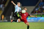 Cầu thủ U20 Argentina di chuyển như phim hành động để kịp sang Việt Nam