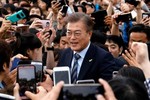 Ông Moon Jae-in "thắng áp đảo" trong bầu Tổng thống Hàn Quốc