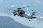 Cận cảnh trực thăng sát thủ diều hâu đen UH-60 Black Hawk của Mỹ