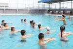 Hãy cho con học bơi, làm quen môi trường nước sớm nhất có thể!