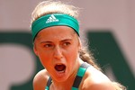 Roland Garros choáng ngợp trước "cánh chim lạ" Jelena Ostapenko