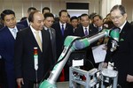 Hình ảnh Thủ tướng thăm nhà máy của Tập đoàn Nidec, Nhật Bản