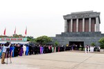 Người có công tiêu biểu Hà Tĩnh vào Lăng viếng Chủ tịch Hồ Chí Minh