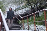[Photo] Người dân Nga ngỡ ngàng nhìn tuyết rơi giữa mùa hè