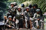 Hình ảnh mới nhất về cuộc chiến chống phiến quân thân IS ở Philippines