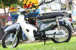 Honda Cub "cánh én" độ độc nhất Việt Nam