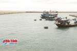 Khẩn trương trục vớt 3 tàu cá bị sóng đánh chìm ở Sơn Dương - Vũng Áng