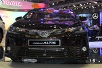 Corolla Altis 2017 - sedan nâng cấp trình làng Việt Nam
