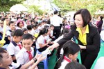 Vinamilk trao tặng 46.500 ly sữa cho trẻ em xứ Quảng
