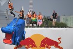Vui nhộn lễ hội đua máy bay tự chế ở Nga