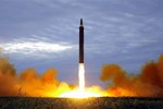Thế giới ngày qua: Triều Tiên lại phóng tên lửa qua Nhật Bản
