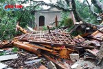 Hà Tĩnh: Hơn 63.000 nhà dân bị đổ và tốc mái, QL 1A ách tắc nhiều giờ