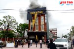 [Video] Cháy quán karaoke 4 tầng ở thị xã Kỳ Anh