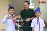 Người cựu binh tích cóp tiền mua xe đạp tặng học sinh nghèo