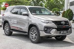 Toyota Fortuner 2017 có giá từ 915 triệu đồng