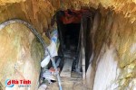 [Video] 14 đối tượng dựng lán, đào hầm khai thác vàng trong rừng sâu