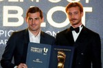 Iker Casillas giành giải Bàn chân vàng 2017