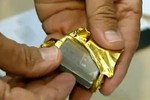Cách nhận diện mánh lừa đổi vàng giả lấy vàng thật