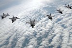 Cận cảnh siêu chiến đấu cơ F 35 phô diễn sức mạnh trên không