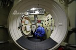 [Photo] Khám phá bên trong tàu ngầm Kilo "Hố đen đại dương"
