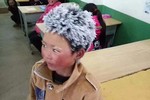 ‘Cậu bé đông đá’ làm rơi lệ cư dân mạng Trung Quốc