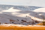 Tuyết bất ngờ lại phủ trắng sa mạc Sahara