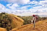 Mê mẩn với mùa cỏ cháy ở “cung đường trekking đẹp nhất Việt Nam”