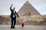 Người đàn ông cao nhất thế giới hội ngộ với cô gái thấp nhất hành tinh ở Ai Cập