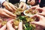 5 cách tránh ngộ độc rượu ngày Tết người dân cần nhớ