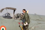 Video: Nữ phi công chiến đấu cơ đầu tiên của Ấn Độ
