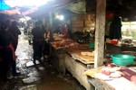 Giả dấu kiểm dịch, tuồn thịt lợn vào chợ Sơn