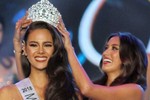 Ngắm nhan sắc nóng bỏng của tân Hoa hậu Hoàn vũ Philippines 2018
